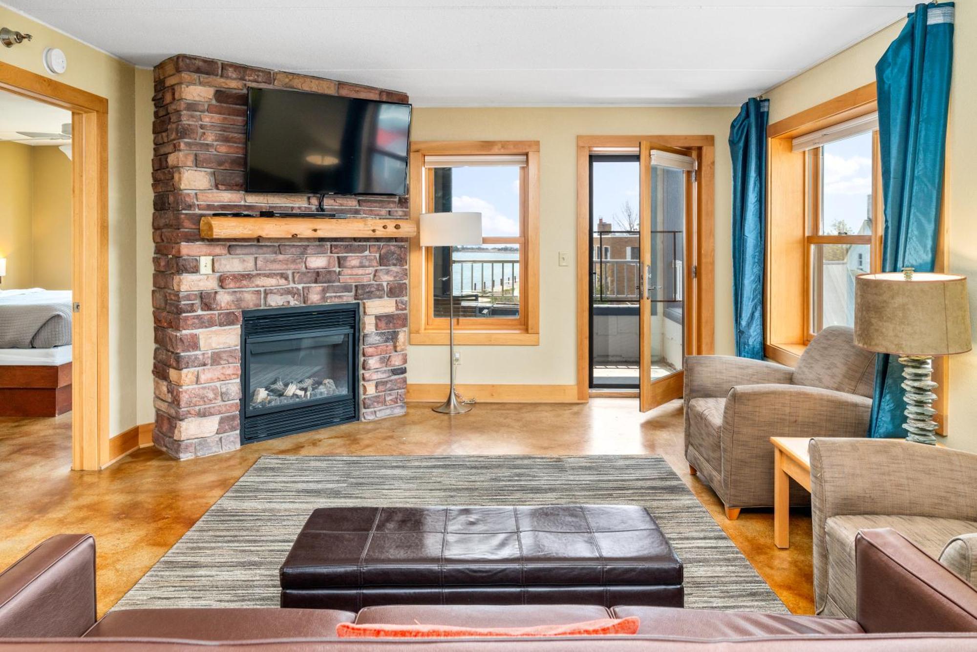 East Bay Suites Grand Marais Exterior foto