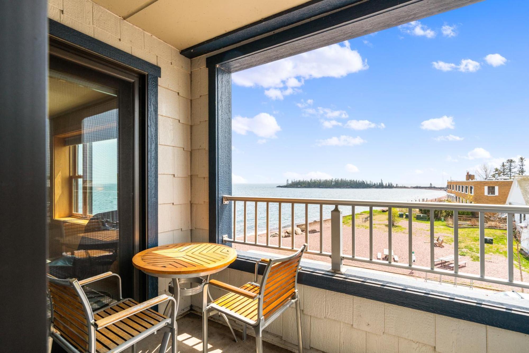East Bay Suites Grand Marais Exterior foto