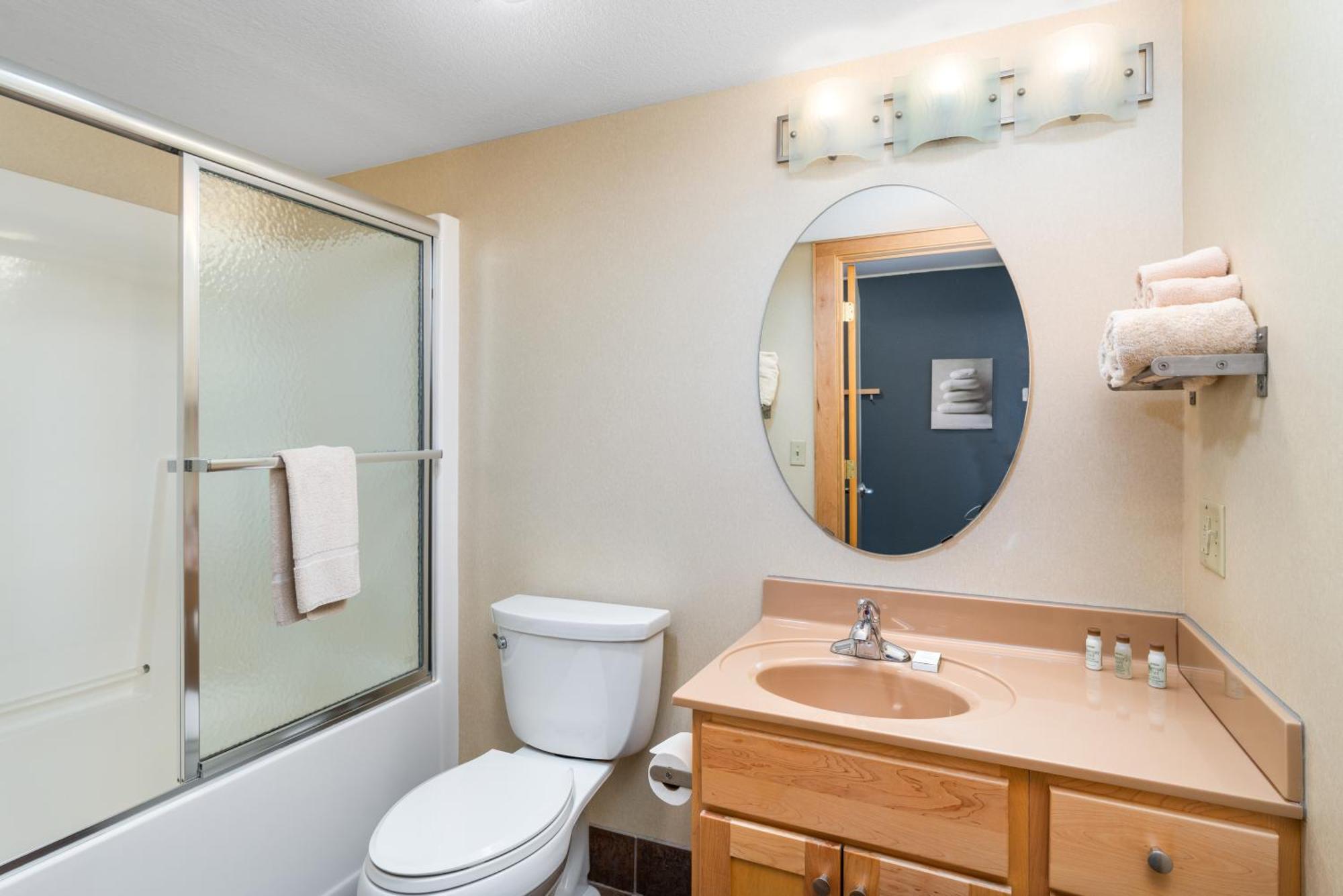 East Bay Suites Grand Marais Habitación foto