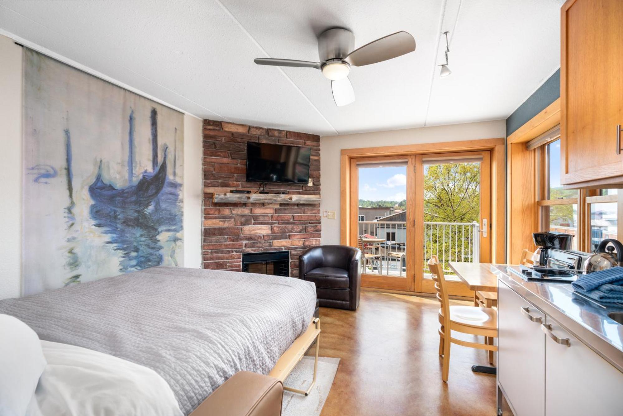 East Bay Suites Grand Marais Exterior foto