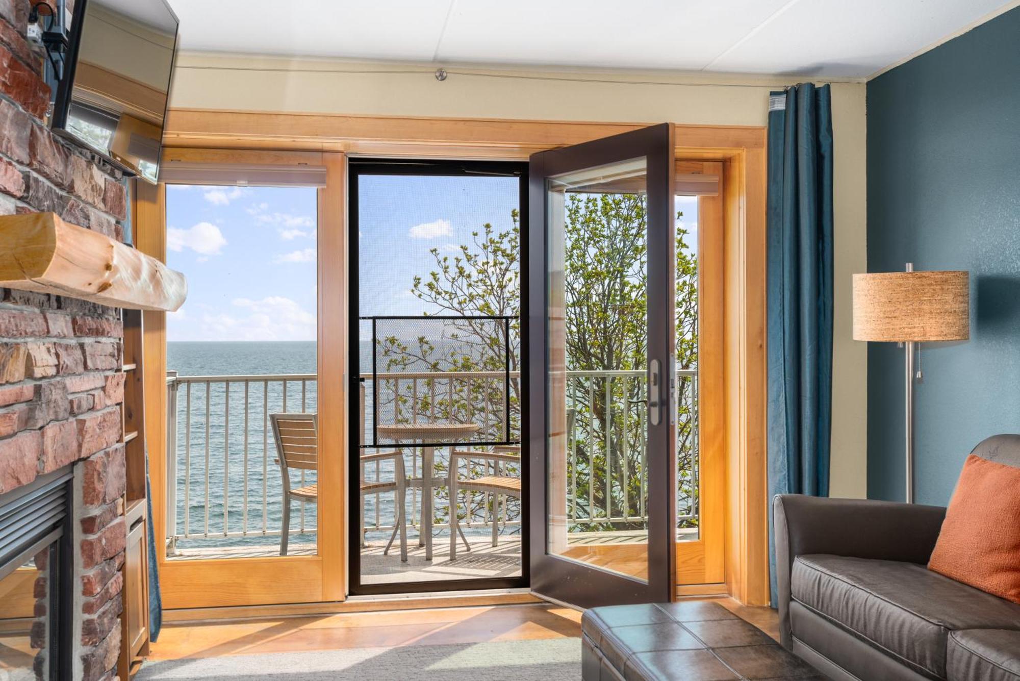East Bay Suites Grand Marais Exterior foto