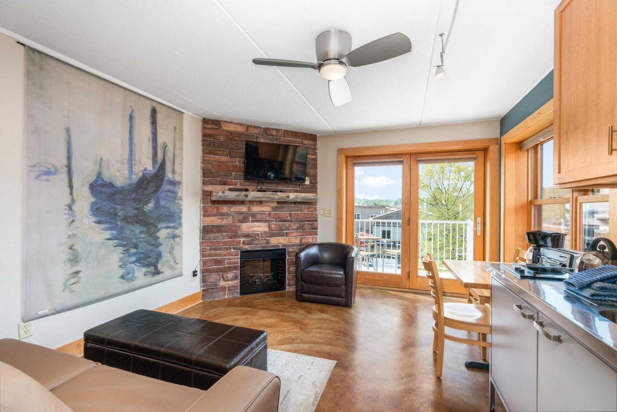 East Bay Suites Grand Marais Exterior foto