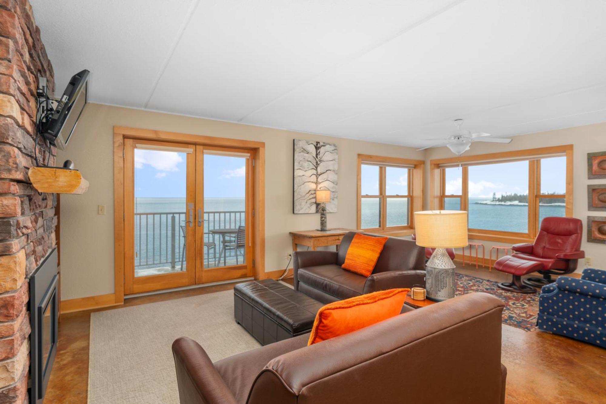 East Bay Suites Grand Marais Exterior foto