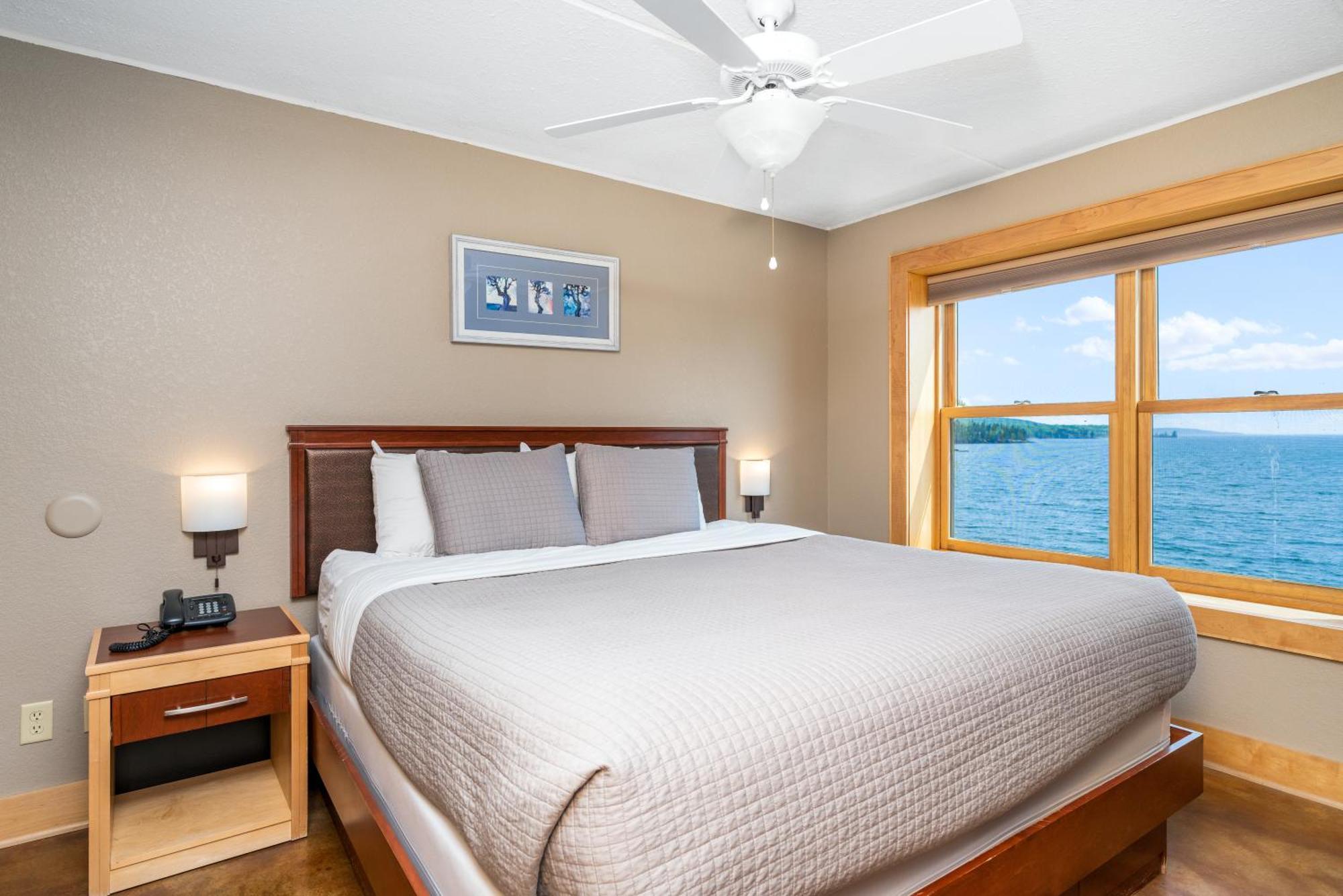 East Bay Suites Grand Marais Exterior foto