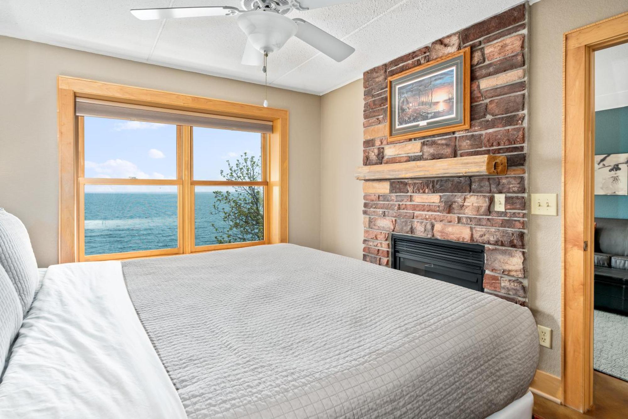 East Bay Suites Grand Marais Exterior foto