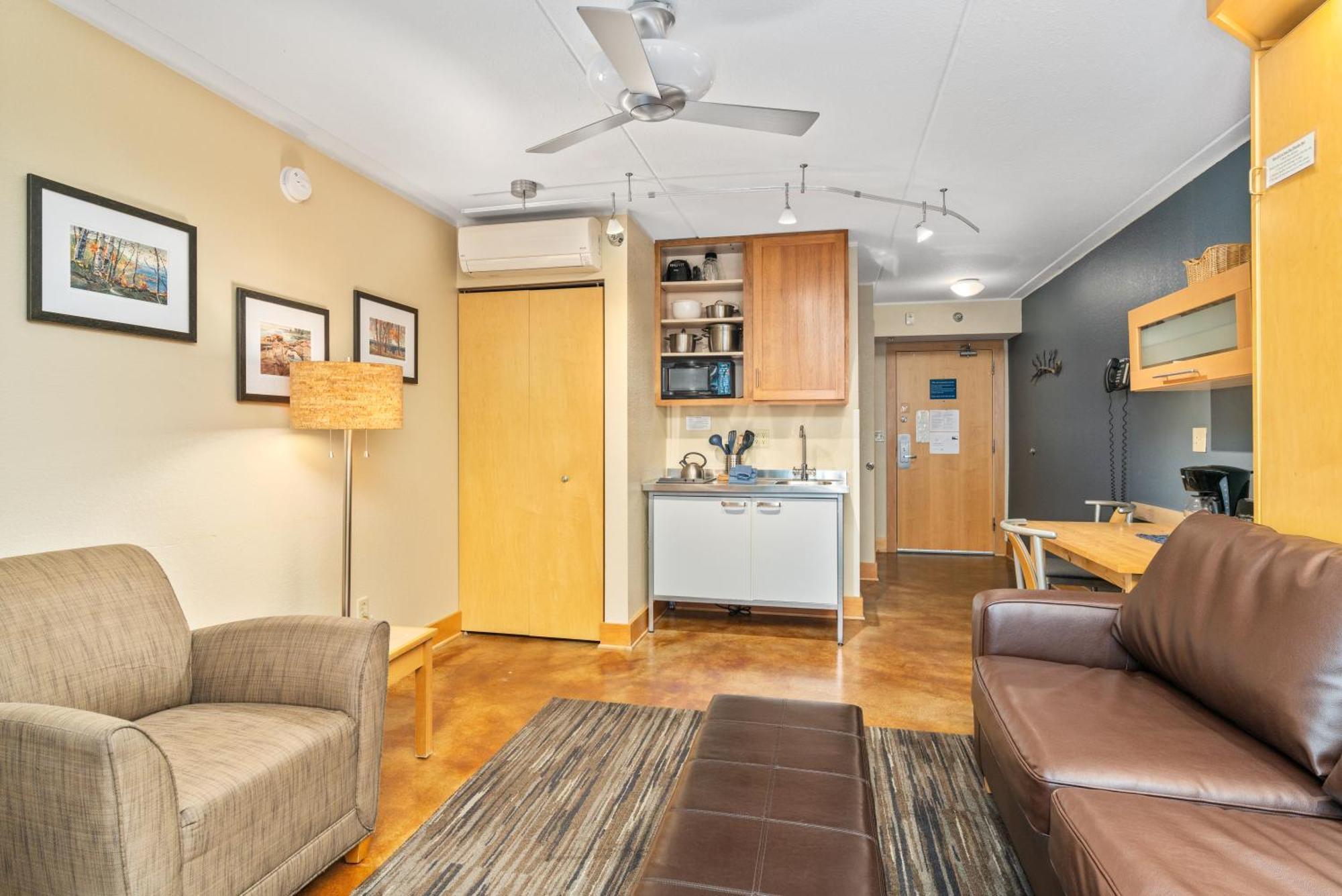 East Bay Suites Grand Marais Exterior foto