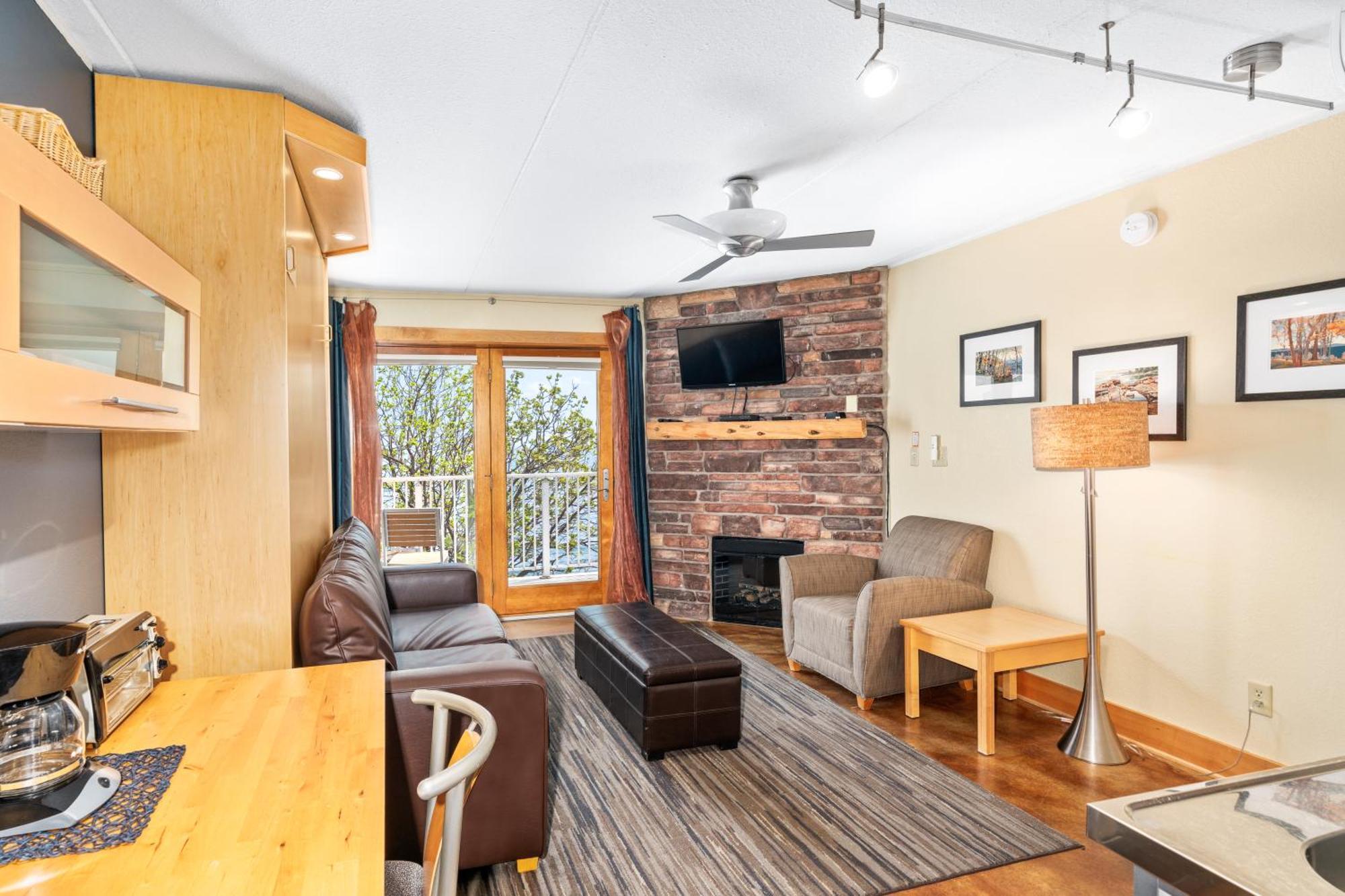 East Bay Suites Grand Marais Exterior foto